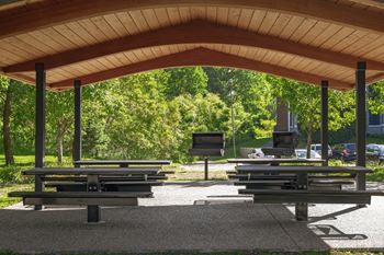 Grills/picnic area